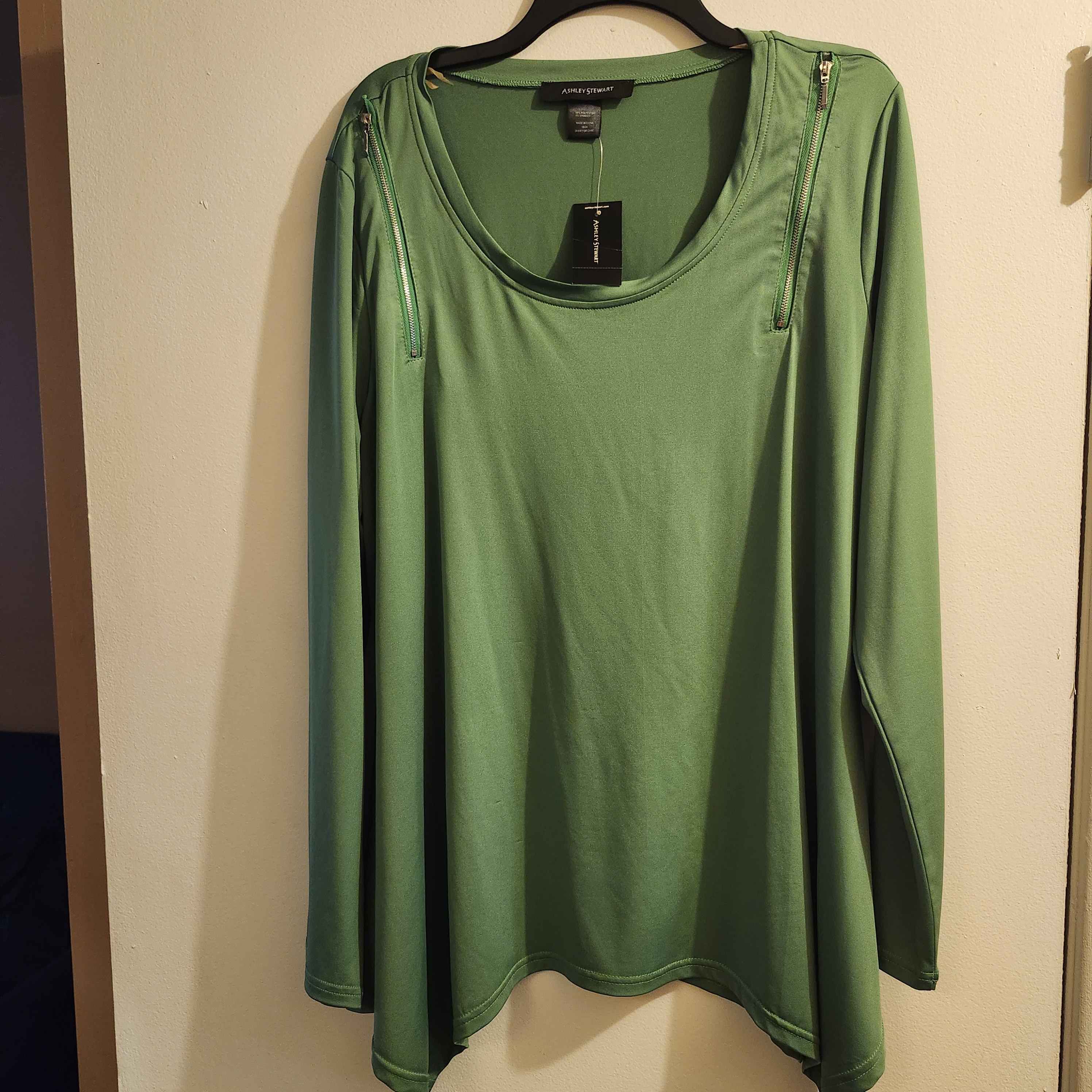 Ashley Stewart Brand New Green Long Sleeve Top Sz 1820